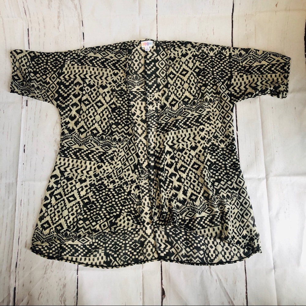 LuLaRoe Kimono style cardigan shirt size 3 tribal